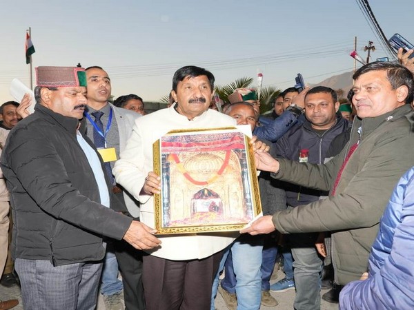 Himachal Pradesh deputy chief minister Mukesh Agnihotri meets a delegation (Photo/ANI)