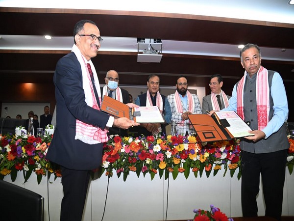 Assam Chief Minister attends MoU signing between Govt. of Assam and Prashanti Medical Services Foundation of Rajkot (ANI Photo)