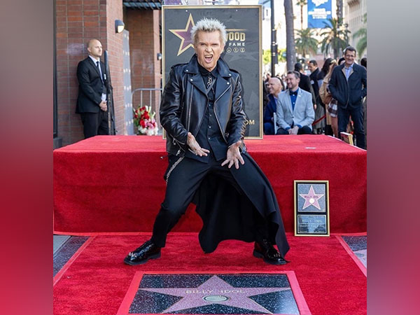 Billy Idol (Image source: Twitter)