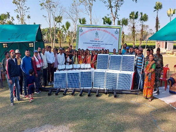 Indian Army provides solar streetlights to Tinsukia's Tokowpathar village (Photo:ANI)