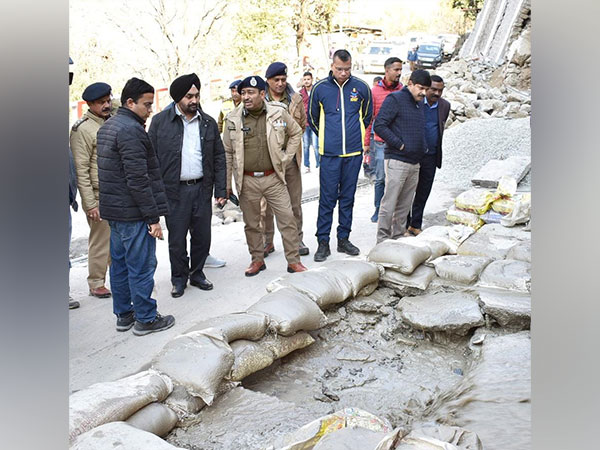 Senior officials conducting an on-site inspection of landslide areas of Joshimath town (Photo/ANI)