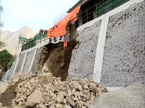 A house affected by the subsidence in Joshimath. (Photo/ANI)