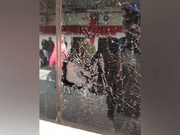 Damaged window of Vande Bharat Express after stone pelting incident (Photo/ANI)