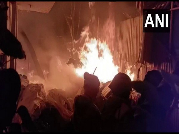 Fire breaks out at community hall in Patna (Photo/ANI)