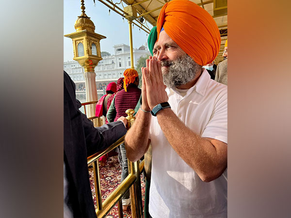 Congress leader Rahul Gandhi at teh Golden Temple (Photo/ANI)
