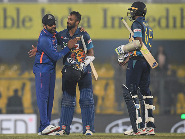 India skipper Rohit Sharma and Sri Lanka captain Dasun Shanaka. (Photo: Sri Lanka Cricket/ Twitter)