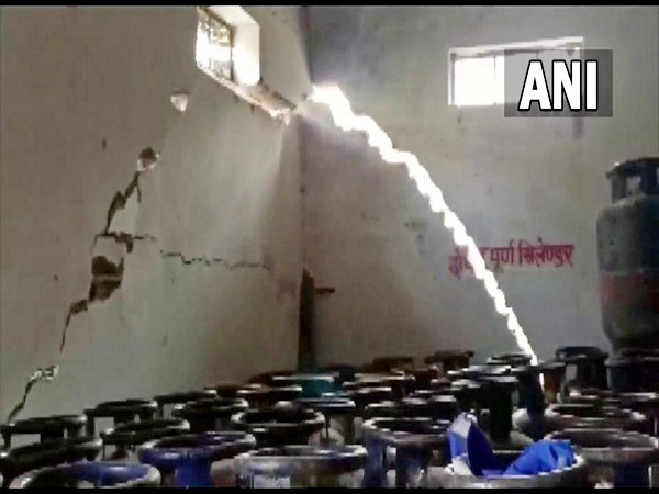 Damaged house in Uttarakhand's Tehri due to subsidence.(Photo/ANI)