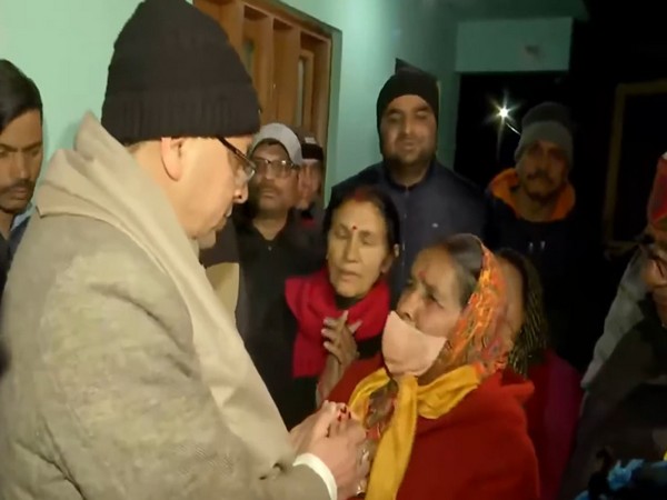 Uttarakhand Chief Minister Pushkar Singh Dhami interacts with locals in Joshimath (Photo:Screengrab from Twitter/Pushkar Singh Dhami)