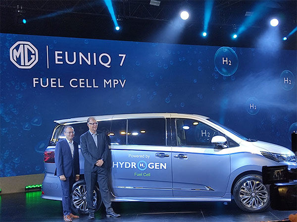 MG Motor displays hydrogen fuel-cell-powered vehicle EUNIQ7 at Auto Expo 2023.