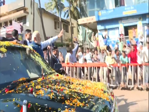 PM Modi holds roadshow in Karnataka's Hubballi (Photo:ANI)