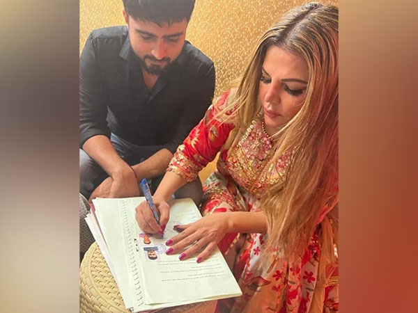 Rakhi Sawant with Adil Khan Durrani. (Image Source: Twitter))