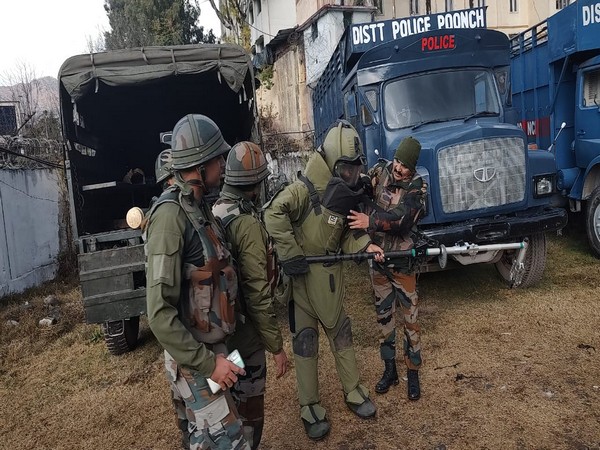 Army's bomb disposal squad at the spot (Photo/ANI)