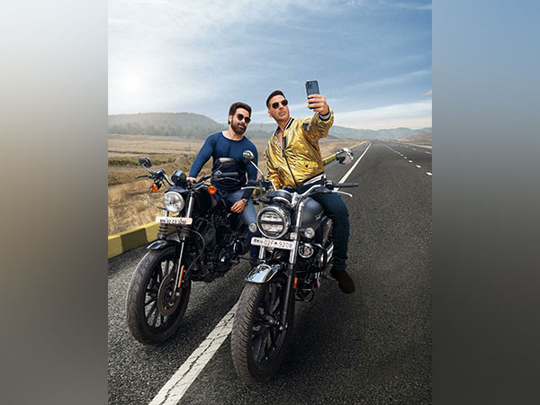 Emraan Hashmi, Akshay Kumar (Image source: Twitter)