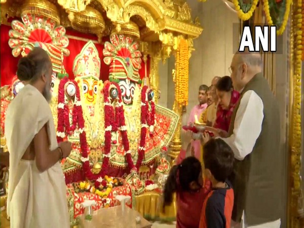 Union Home Minister Amit Shah offering prayer at Shree Jagannath Temple in Ahmedabad (Photo/ANI)