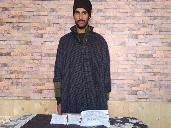 Drug peddler arrested by Kashmir police  (Image: ANI Photo)