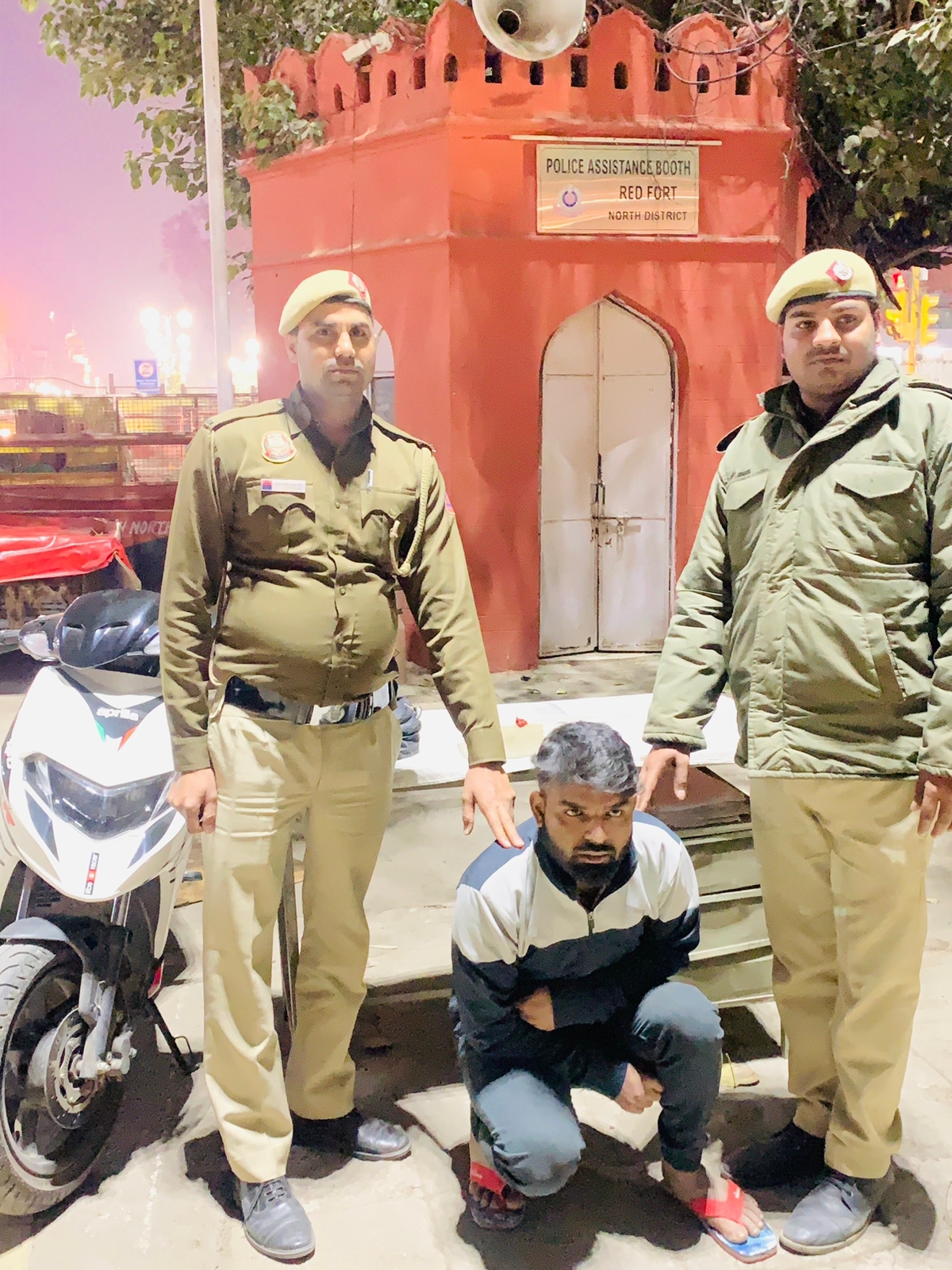 Accused Aakash apprehended by the New Delhi police from Hauz Khas (Photo/ANI)