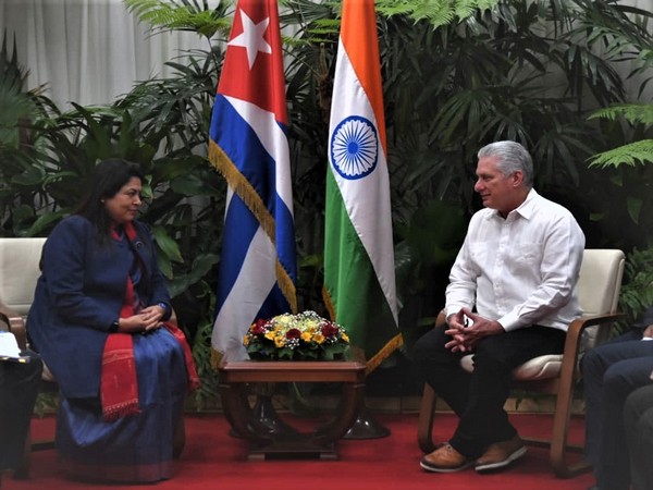 MoS Meenakashi Lekhi with Cuba's President Miguel Diaz-Canel (Image Credit: Twitter/@M_Lekhi)