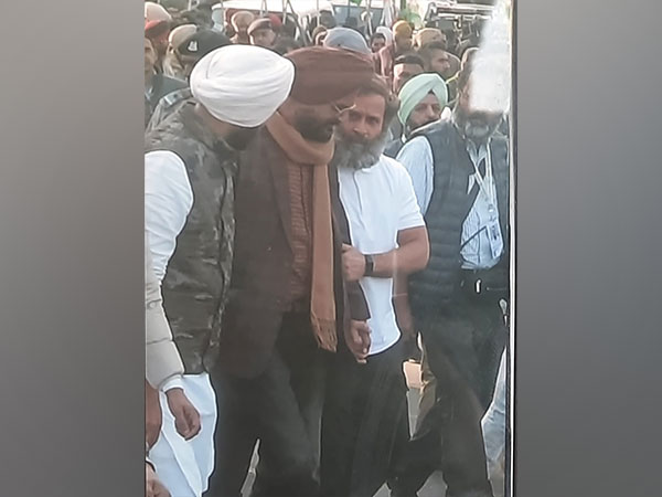 Sidhu Moose Wala's father joins Bharat Jodo Yatra in Punjab (Photo:ANI)