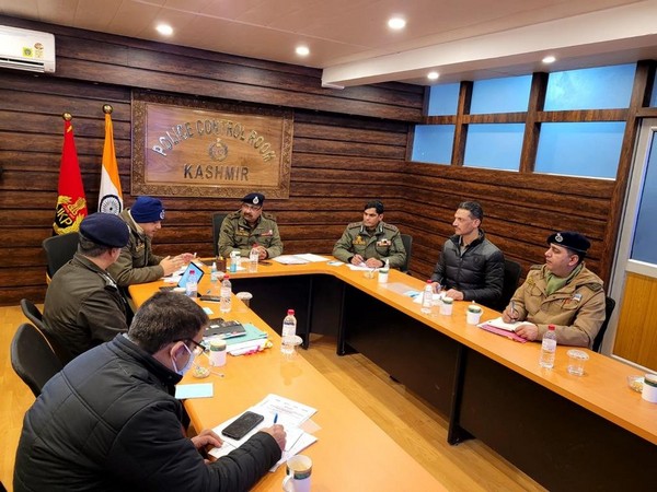 J&K DGP Dilbag Singh with senior officers of Kashmir Zone (Photo/ANI)
