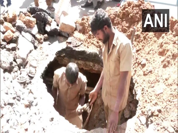 Pothole being repaired at Mahalakshmi Layout in Bengaluru (Photo/ANI)