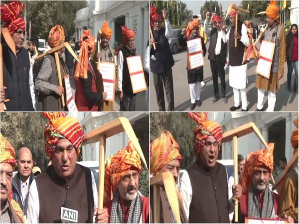 BJP MLAs stage protest outside the Delhi Assemble (Photo/ANI)