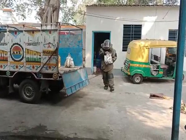 Crude bombs recovered from Bhatpara, North 24 Parganas (Photo/ANI)