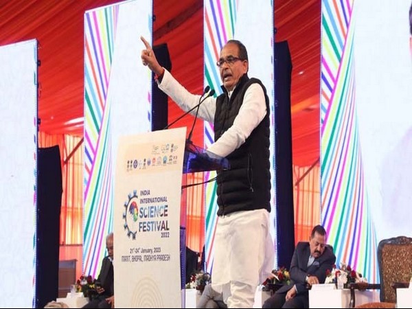 Madhya Pradesh CM Shivraj Singh Chouhan addressing the program (Photo/CMO)