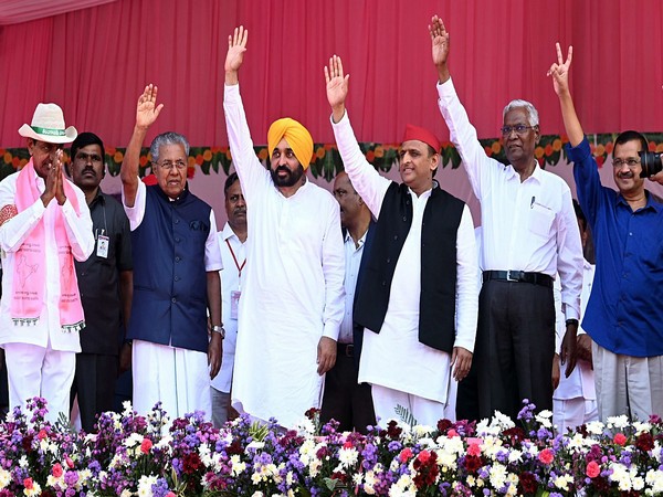 Several Opposition leaders during rally in Telangana's Khammam (Photo:ANI)