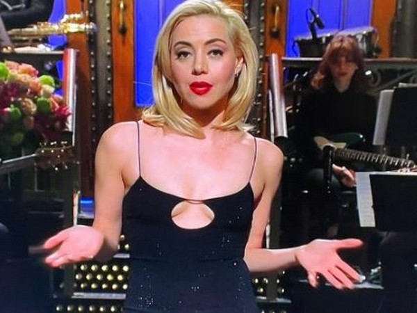 Still of Aubrey Plaza from Twitter video