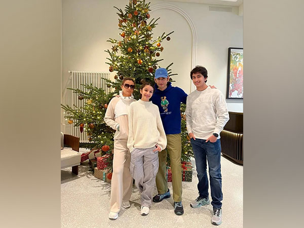 Mahesh Babu, Namrata and kids. (Image Source: Instagram)