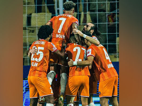 FC Goa players celebrating goal (Photo: Twitter@FCGoaOfficial) 