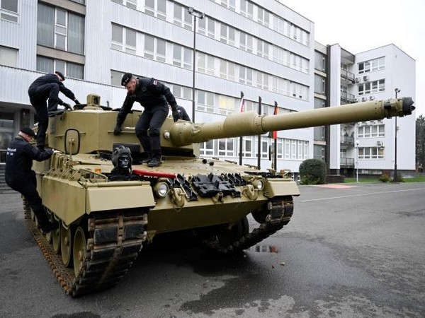 Leopard tanks (Photo Credit - Reuters)