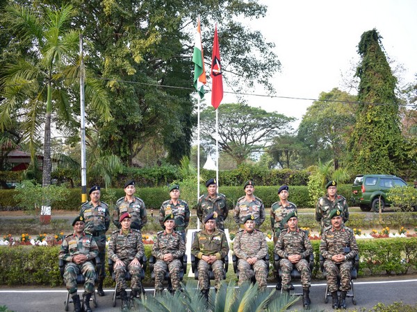 Chief of Army Staff (CoAS) General Manoj Pande visits units and formations along LAC (Photo/ANI)