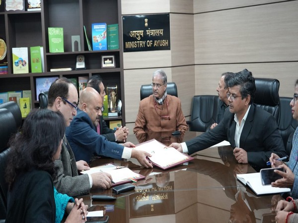 Ministry of Ayush signs MoU with India Tourism Development Corporation (Photo:Twitter/Ministry of Ayush)