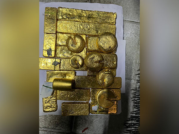 Gold worth Rs 21 crore recovered (Photo:ANI)