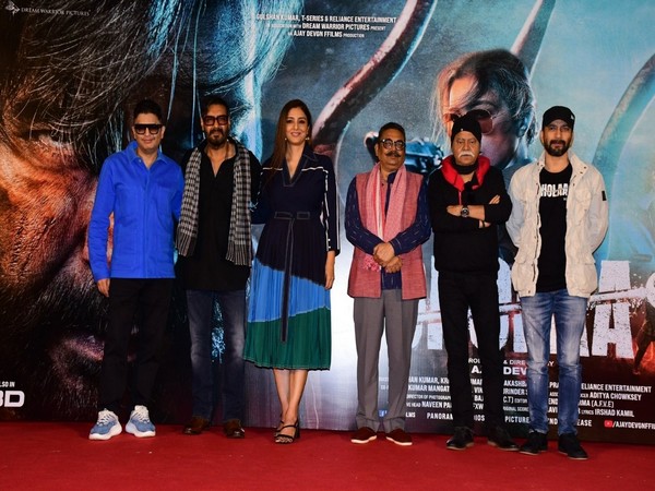 The crew of 'Bholaa'. (Image Source: Twitter)