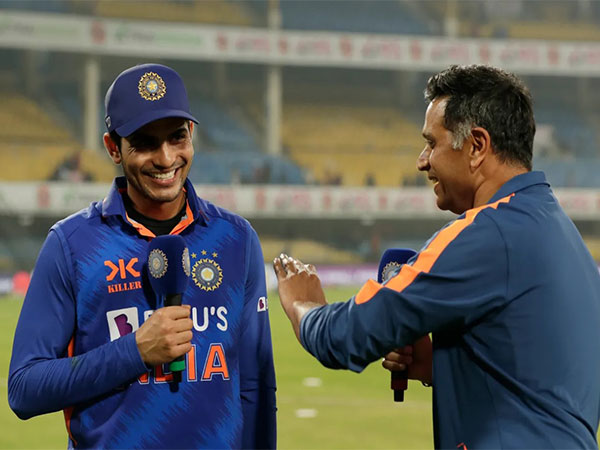 Shubman Gill and Rahul Dravid. (Photo- BCCI)
