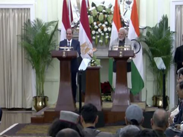 PM Modi with Egyptian President Abdel Fattah El-Sisi (Source: YouTube/Narendra Modi)