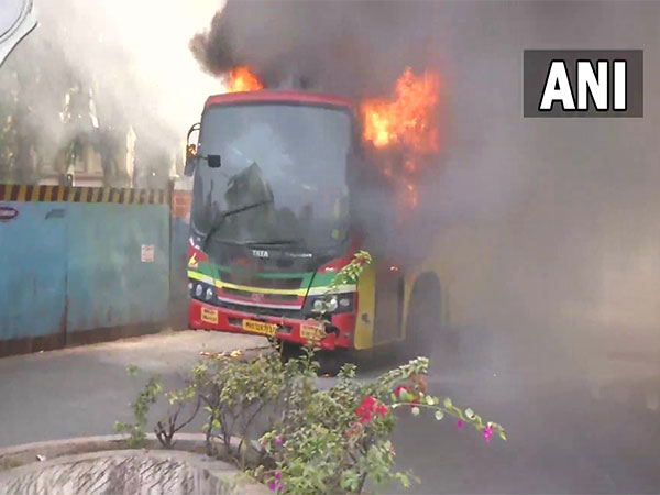 The BEST bus caught fire in Bandra (Photo/ANI)