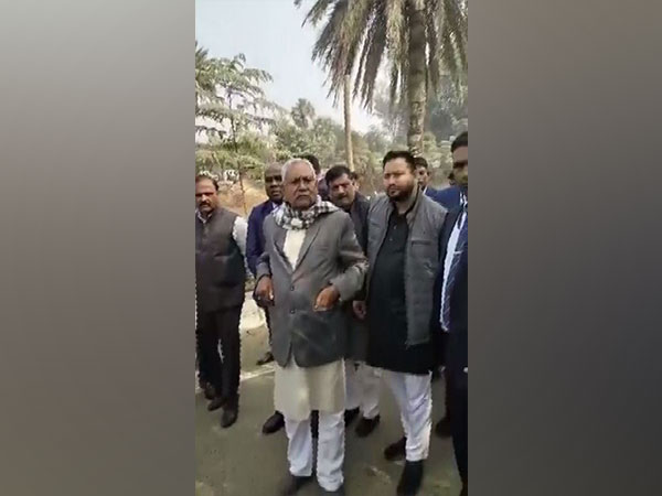 Nitish Kumar on his Samadhan Yatra in Bhojpur (Photo/ANI)