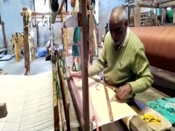 Handloom artist Kapil Dev Prasad (Photo/ANI)
