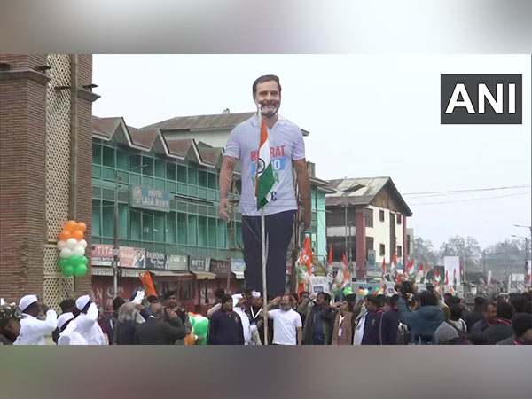 Visual of Rahul Gandhi hoisting Tricolour at Lal Chowk on Jan 29 (Photo:ANI)