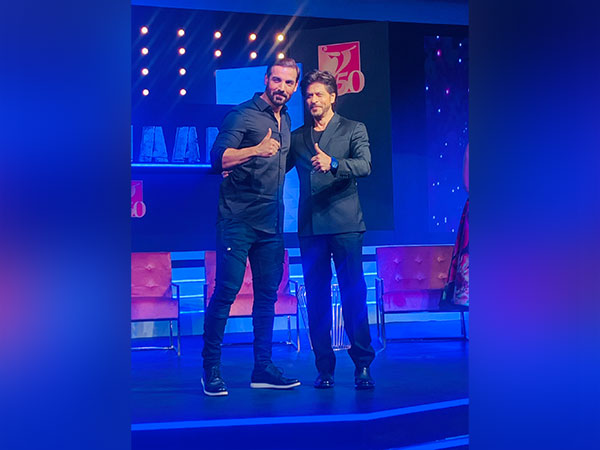 John Abraham, Shah Rukh Khan (Image source: Twitter)