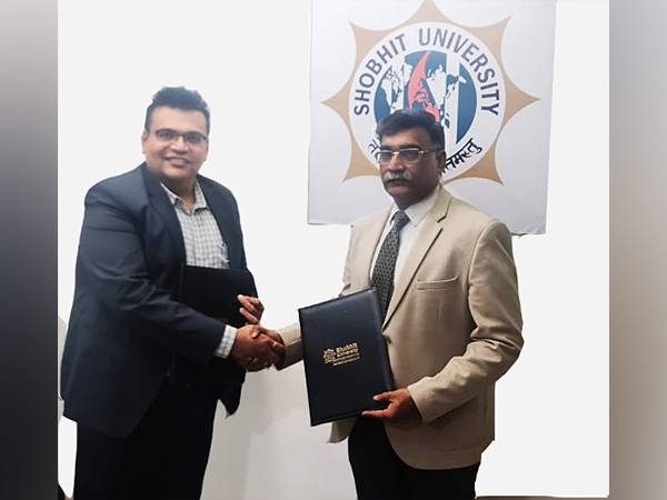 (L-R) Karun Dube, Head-Business, Intercell with Devendra Narain, Sr. Director - HR & Corporate Relations, Shobhit University 