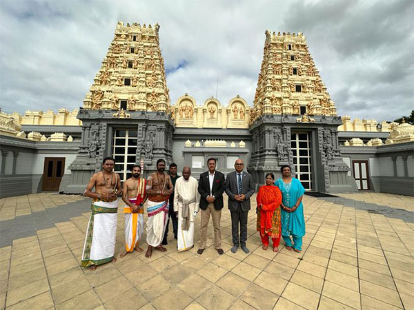 Indian High Commissioner to Australia, Manpreet Vohra visits Shri Shiva Vishnu Temple in Melbourne. (Photo Credit - Twitter)