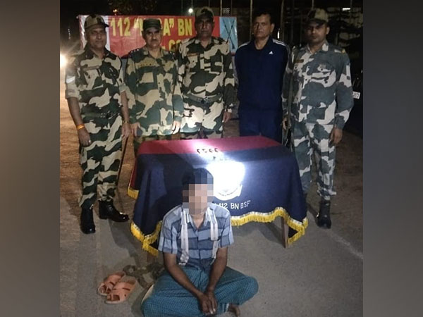 Smuggler apprehended by BSF troops (Photo/ANI)