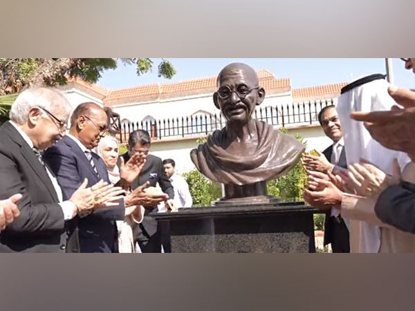 United Arab Emirates (UAE) Minister of Tolerance and Coexistence, Sheikh Nahyan bin Mubarak Al Nahyan unveils bust of Mahatma Gandhi in Dubai. (Photo: Twitter//@cgidubai)