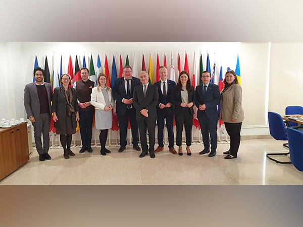 Ugo Astuto meets visiting delegation of Germany's parliamentarians (Source: Twitter/@EUAmbIndia)