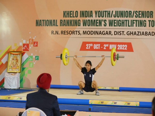 Maharashtra's 14-year-old Weightlifter Akanksha Vyavahare (Image: MYAS/SAI media)