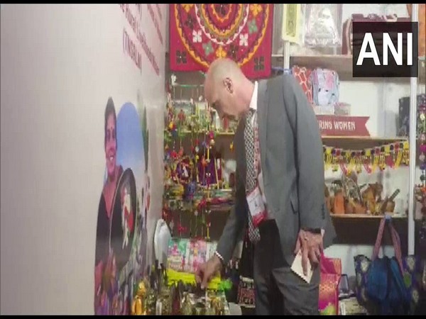 G20 delegates getting glimpse of handicrafts (Photo/ANI)